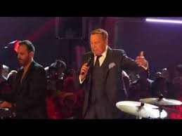 Gm eb f7 bb d7 am anfang war da nur ein kurzer blick zu mir, ein laecheln auf ihrem gesicht. Schach Matt Lyrics