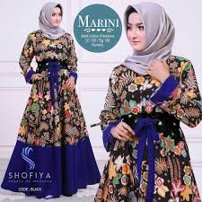 Koleksi terbaru desain model gamis batik kombinasi dari polosan, kemudian brokat memang menjadi primadona saat ini. Contoh Model Batik Gamis Modern 2020 Untuk Membuat Gamis Batik Terbaru Eza Batik