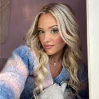 Lea Cote's Instagram, Twitter & Facebook