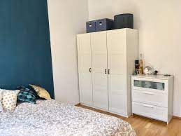 Woodworm has got at the wardrobe. Ordnung In Und Auf Dem Schrank Schrank Aufbewahrung Einrichtung