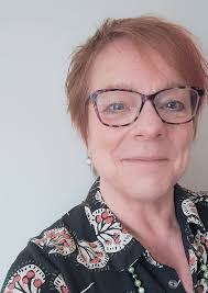 Robert Holdcroft's Instagram, Twitter & Facebook