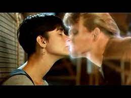 Three decades since 'ghost' changed pottery wheels forever, tony goldwyn looks back at playing the loathsome carl opposite patrick swayze and demi moore. Ghost Fantasma Patrick Swayze E Demi Moore The Final Scene Video Dailymotion