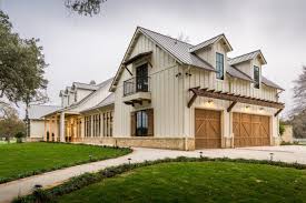 If youre looking for pretty youve come farmhouse exterior paint color ideas. 8 Attractive And Recommended Farmhouse Exterior Paint Colors For Your Design Update Jimenezphoto