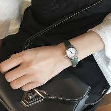 Designer Simple Number Scale Women Small Watches Drop Shipping Fashion Ladies Bracelet Wrist Watch Female Wristwatches Gifts Sale O Kadin Saati Kadin Saat Deri