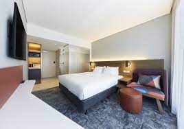 Free wifi in public areas, free self parking, and a free area shuttle are also provided. Holiday Inn Express Opens Its First Airport Hotel In Australia 2020 News Media Newsroom Intercontinental Hotels Group Plc
