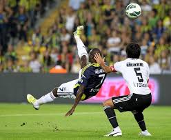 Fenerbahçe'de luis neto ve i̇smail köybaşı, beşiktaş'tan da ricardo quaresma ve atiba hutchinson'ın kırmızı kart görerek oyundan atıldığı maçta iki takım da mücadeleyi 9'ar kişiyle tamamlarken, beşiktaş teknik direktörü şenol güneş de fenerbahçe'ye galibiyeti getiren goller penaltı atışlarından geldi. 2000 Den Gunumuze 10 Unutulmaz Derbi Fenerbahce Spor Kulubu