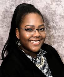 HEBSBA recognizes 17 students in Honors Convocation