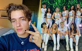 Collection by mi mi 123 • last updated 12 weeks ago. Noah Urrea Revela Quem E Seu Tiktoker Favorito E E Um Membro Do Now United Febre Teen