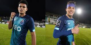 Anfield le recibió con los brazos abiertos y el atacante respondió con nota. Video Gol De Luis Diaz En Vitoria Setubal Vs Porto Por Fecha 19 De Liga De Portugal 2019 20 Hoy Sabado 1 De Febrero Luis Diaz Mateus Uribe Porto Jugadores Colombianos Exterior
