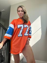 Jade Li - Free nude pics, galleries & more at Babepedia