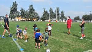 Vous (aller)stade tous les samedis soir. Du Rugby Pour Les Tout Petits