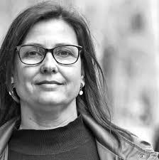 Sarah Roos's Instagram, Twitter & Facebook