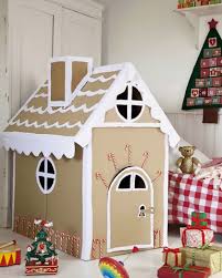 Une Cabane Diy Pour Les Enfants Shake My Blog Cabane En Carton Maison De Noel Maison En Carton