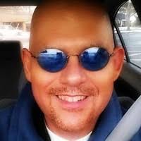 Robert Hight's Instagram, Twitter & Facebook