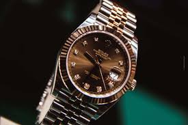Die zahl von 600.000 geprüften werken jährlich wird von keinem anderen unternehmen erreicht. Rolex Datejust Modelle Und Preise Gold Platin Und Die Exklusive Lady Datejust Fiv Magazin