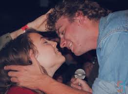 Mac DeMarco singing to Kiera McNally during his concerts (2013-)