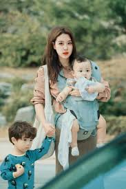 Jimin is currently single, according to our records. Rose With Kids Blackpink Rose Black Pink Kpop Korean Best Friends