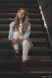 Nous testons la technique de balayage. Coloration Blond Cendre Tendance Couleur Cheveux