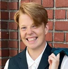 Denise Deluca's Instagram, Twitter & Facebook