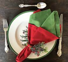 Des serviettes de table pliées de manière amusante fait toujours son effet lors des grandes receptions comme un mariage ou même à l'occasion d'un repas intime. 1001 Tutos Et Idees Pour Un Pliage De Serviette Pour Noel