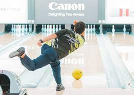 8 Best Bowling Alleys In Singapore For Crazy Fun Times Honeycombers