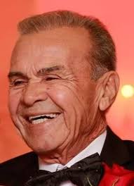 Notificamos el fallecimiento del Sr. Angel Manuel Cordero Traverso Conocido  por Manolin Hijo de Ventura Cordero Su esposa Nereida Feliciano, sus hijos  Angel, Jenni, Ronnie (QEPD), y demás familiares les notifican que