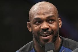 Jones impõe condição para evitar aposentadoria após luta com Miocic