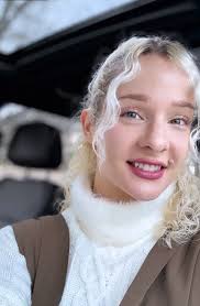 Hi, my name is Sean. I'm 21 years old, I enjoy playing hockey and living a  pretty quiet, laid-back lifestyle. I'm looking for a clean, calm place to  rent where I can