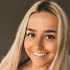 Jacqueline Drew's Instagram, Twitter & Facebook