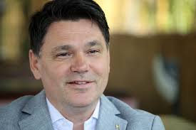 GRADSKE FACE] Dr Dragan Nikolić, hirurg: Novi Sad je posebno mesto na  svetu, ali zavisi od nas da li će to i ostati