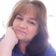 Avi Rose singing to Moana