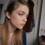 Kirsten Mcdowell's Instagram, Twitter & Facebook