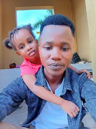 Zebuu leo kapigwa na kitu kizito 👇👇😃😃😃😃 Kuku tayari kasha kufa kwa  ajili yangu 😂😂😂😂😂😂😂😂😂