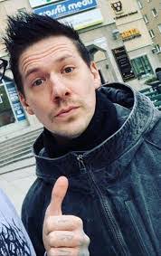 Natalie Chatterton's Instagram, Twitter & Facebook