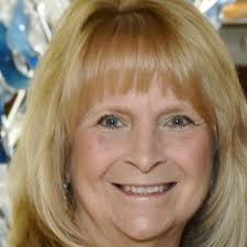 Are there good places in Lancaster for eyebrow threading?