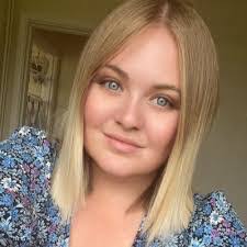 Cara Talbot's Instagram, Twitter & Facebook