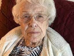 Donna Quast's Instagram, Twitter & Facebook