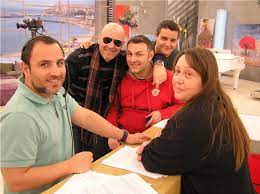 Στα έργα της υπάρχει αμεσότητα, απλό ύφος, ζωντανοί διάλογοι και νοσταλγική διάθεση. Hpn2w0l48zbrfm