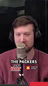 Called him a “physical specimen” 😬💀🤣 #GoPackGo #NFL #GreenBay #Packers  #Football #MattLaFleur #LambeauLeapers