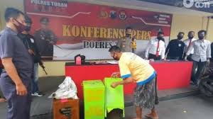 32 loker jombang bulan juni 2021. Demi Hp Warga Tuban Nekat Curi Kotak Amal Di 5 Masjid Madiunpos Com News Madiunpos Com