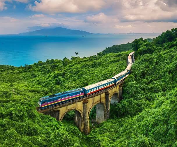 TOUR ĐÀ NẴNG HUẾ CHUYẾN TÀU DI SẢN MIỀN TRUNG - SẮC MÀU LỊCH SỬ
