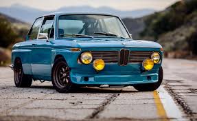 a day spent carving corners in a tweaked bmw 2002 retro avtomobili klassicheskie avtomobili mustang