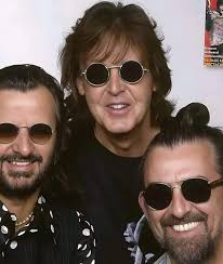 Paul McCartney and George Harrison ❤️  [#TheBeatles4Ever](https://www.facebook.com/hashtag/thebeatles4ever?__eep__=6&__cft__[0]=AZWo1pRsx6DmR9Ce8x6HzteIB0F7l-NMCUcnylahiVpXUJuM0vaRFG880bPMAkc8FHJD3fmPFhVUiXE  ...