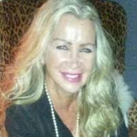 Debra Larue's Instagram, Twitter & Facebook