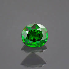 Enchanting Deep Green Tsavorite Gemstone From Kenya By Kosnargemco Deep Green Gemstones Tsavorite