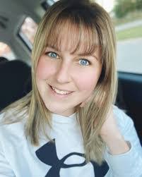 Sarah Poyser's Instagram, Twitter & Facebook