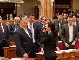 Korábban szabó tímea is hivatkozott az „álmentő beszámolójára. Szabo Timea Orban Megrokonyodott O Sem Tudta Megvedeni A Rabszolgatorvenyt Magyar Narancs