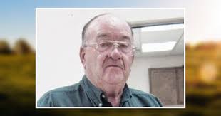 Linda Bellinger's Instagram, Twitter & Facebook