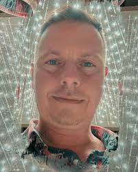 Laugh Out Loud with Glenn Raymond: Standup Comedy and Counterculture Vibes