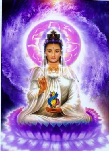 Esta es mi simple representación de la Diosa Kwan Yin . Kwan Yin es una  deidad budista que representa la compasión, la misericordia, el amor y la  maternidad. Es venerada en varias